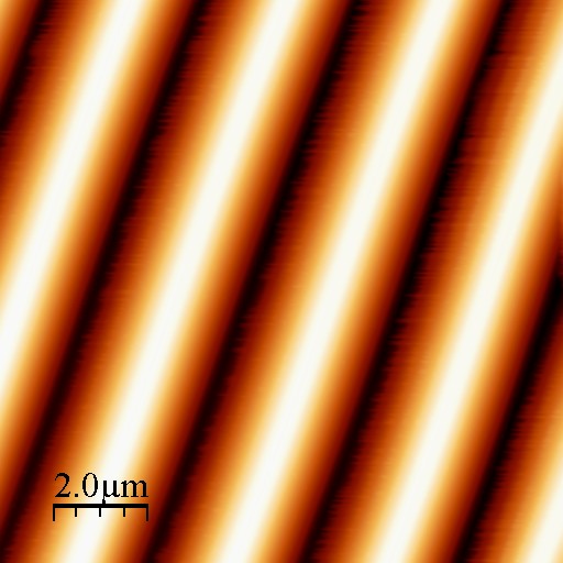 72 5 Electrostatic experiments Figure 5.6: Topography and potential (lift mode) on a silicon sample, scan size 12 µm. Zscale indicates 1 µm respectively 550 mv, inserts show averaged cross-sections.