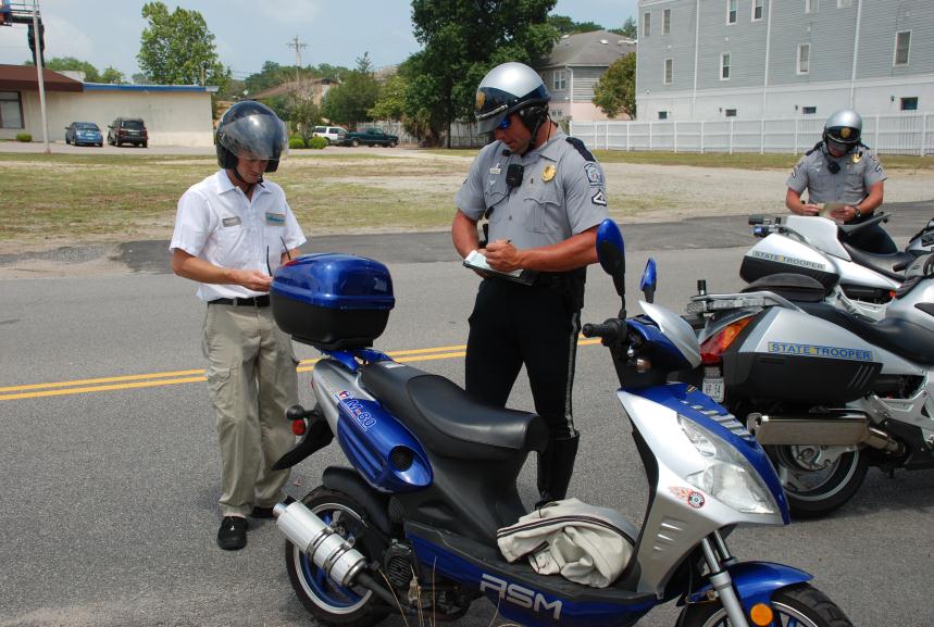 South Carolina Highway Patrol Guide to Enforcement Of Moped/ Scooter Laws Prepared for South Carolina Law
