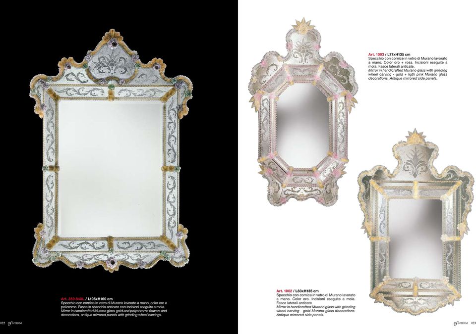 84XL / L105xH160 cm Specchio con cornice in vetro di Murano lavorato a mano, color oro e policromo. Fasce in specchio anticato con incisioni eseguite a mola.