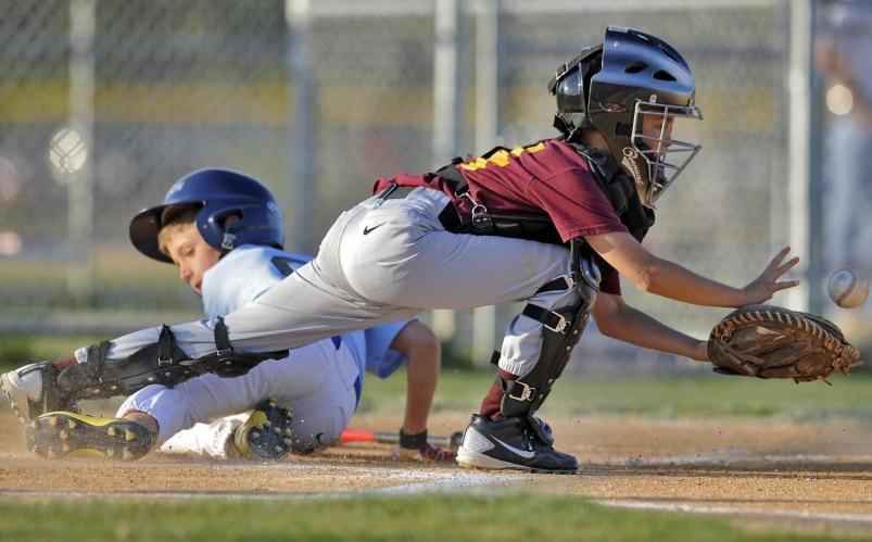 13 More than 700,000 children under the age of 15 are taken to the hospital emergency room for treatment of sports-related injuries.