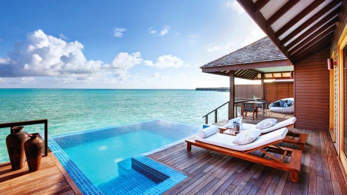 400m² as well as water villas, that sit over the sparkling blue lagoon creating the impression of a floating paradise.