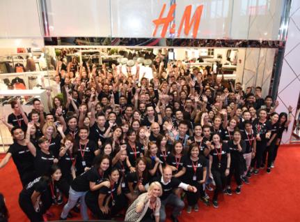 Full-year report (1 Dec - 30 Nov ) H & M Hennes & Mauritz AB Full-year report Full-year (1 December 30 November ) Well-received collections for all brands in the H&M Group resulted in good sales and