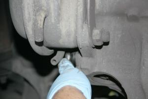 Brake Pad Installation and Adjustment For Knorr/Bendix calipers, turn the shear adapter clockwise