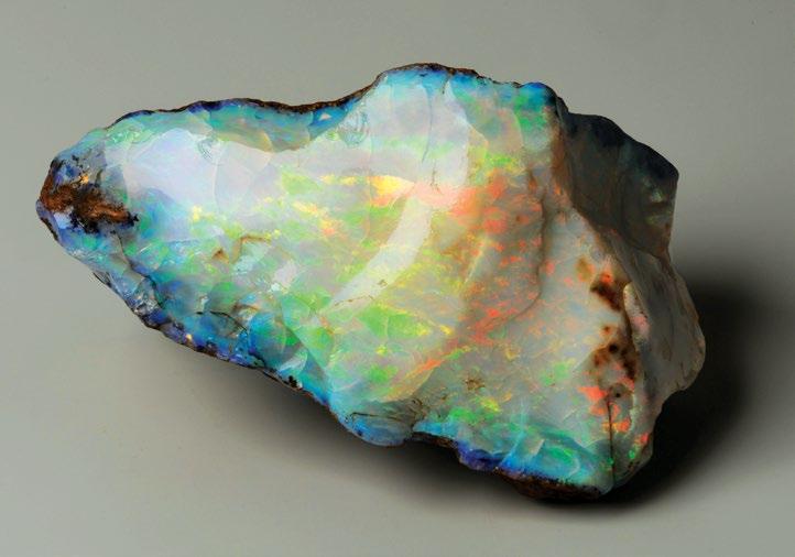 However, specimen opals can definitely be counted from the locality; the largest known solid opal baptised as Vienna Imperial Opal (594g) belongs to collections at the Naturhistorisches Museum in