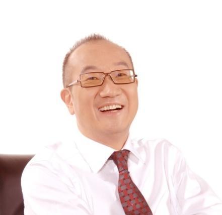 Feng Lun 冯仑 Chairman, Vantone Holdings Co., Ltd. Feng Lun founded the Vantone Group in 1991 and has been serving the company since then.