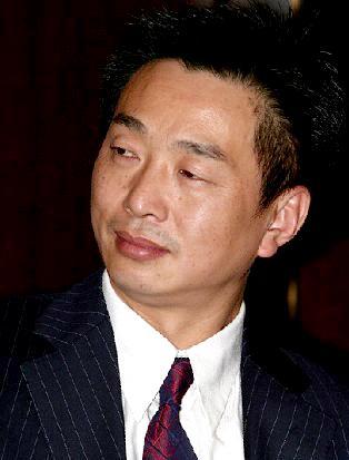 Ai Xin 艾欣 Chairman, Suntone Group Ai Xin extablished Suntone Group in 1996.