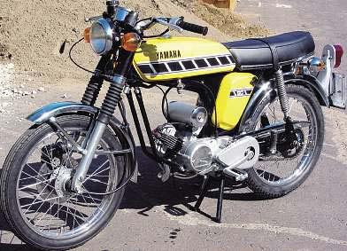 BEAST OF A BIKE SUPERMOTO ITALIAN GOLD. BMW R90S - The first 
