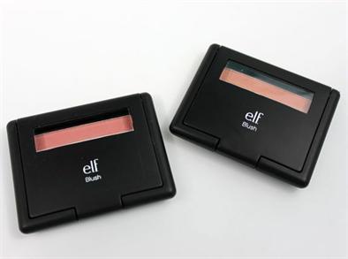 20TEEN SOMETHINGS TWEEN der for oily skin is by MAC called Blot powder. This is a loose powder that does not cake like pressed powders. However, be careful, it is very MESSY!